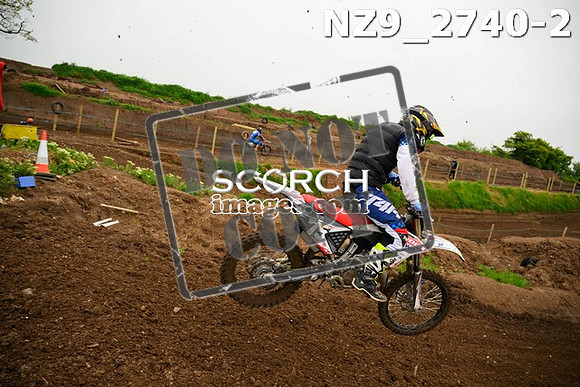 NZ9_2740-2