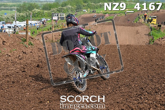 NZ9_4167