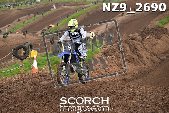 NZ9_2690