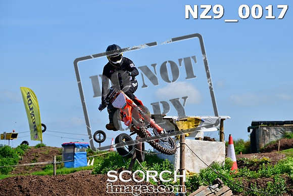 NZ9_0017