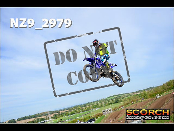 Experts-175