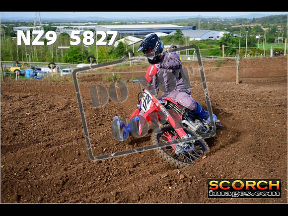 Experts-056