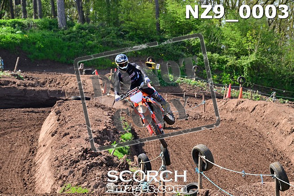 NZ9_0003
