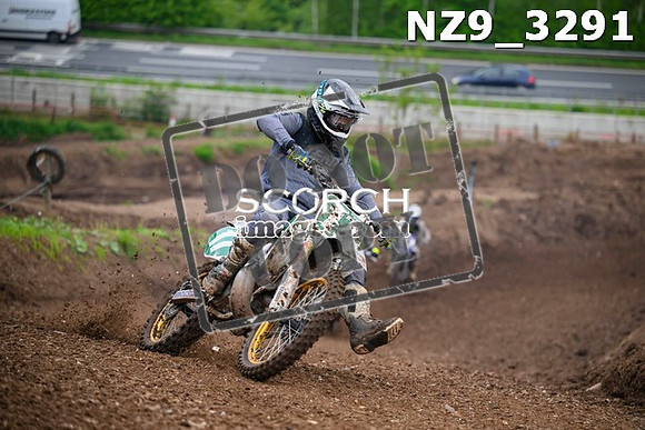 NZ9_3291