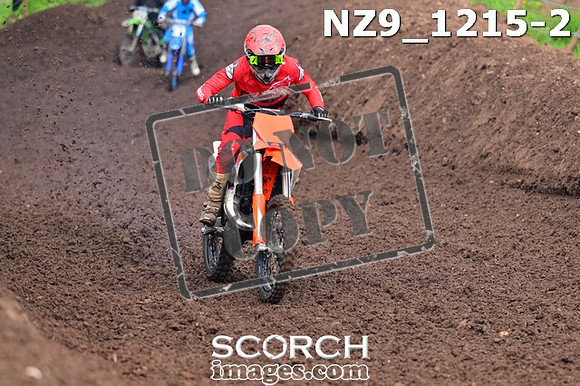 NZ9_1215-2