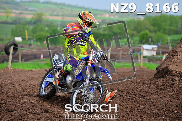 NZ9_8166