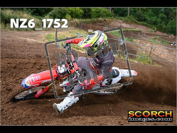 Experts-068