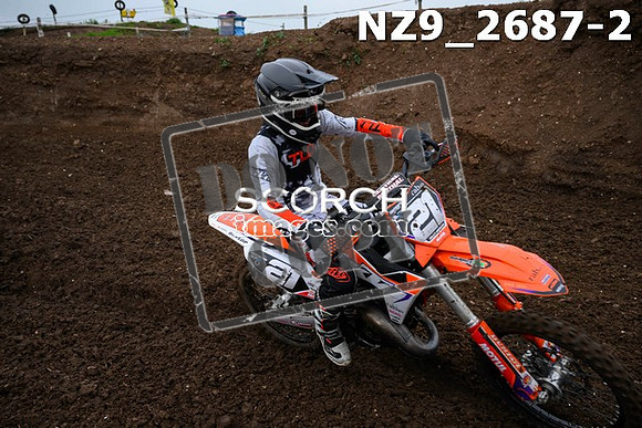 NZ9_2687-2