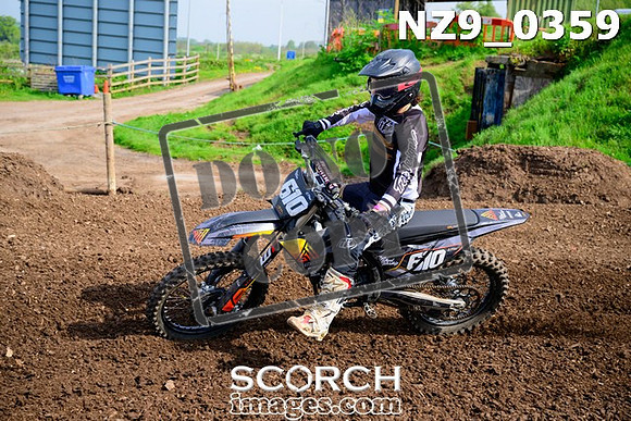 NZ9_0359