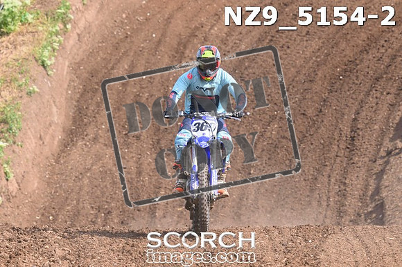 NZ9_5154-2