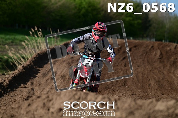 NZ6_0568