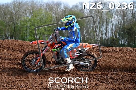 NZ6_0236
