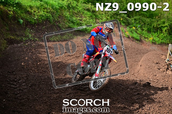NZ9_0990-2