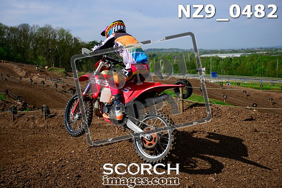 NZ9_0482