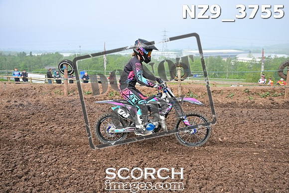 NZ9_3755