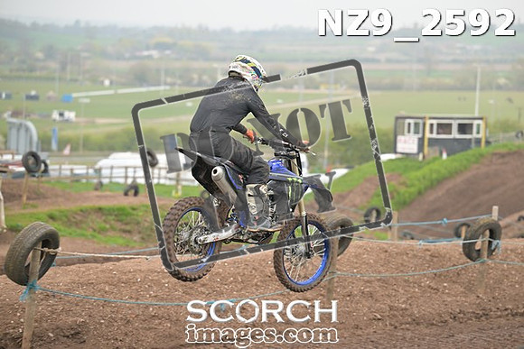 NZ9_2592