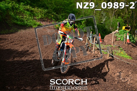 NZ9_0989-2