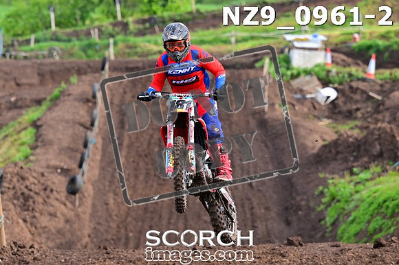 NZ9_0961-2