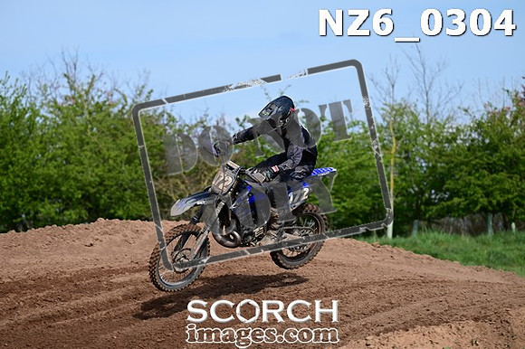 NZ6_0304