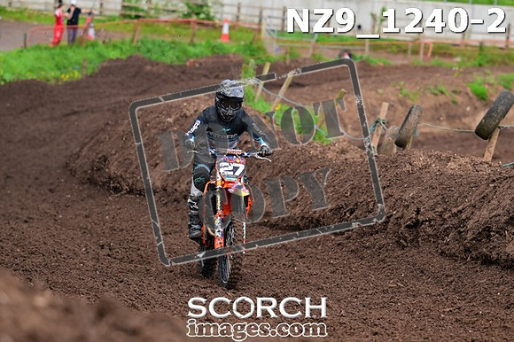 NZ9_1240-2