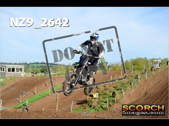 Experts-093