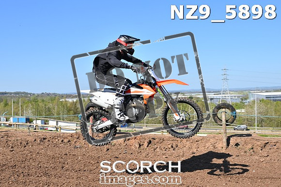 NZ9_5898