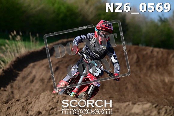 NZ6_0569