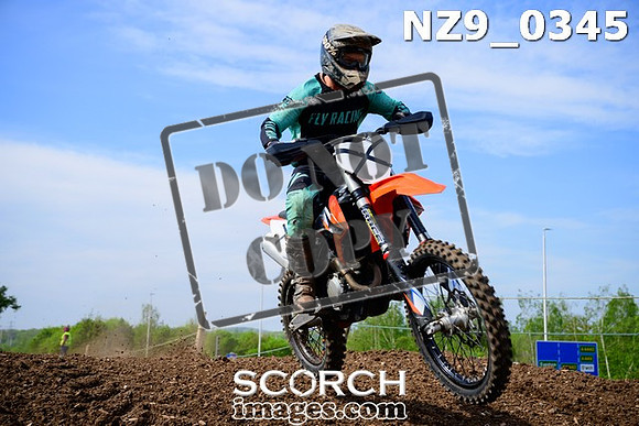 NZ9_0345