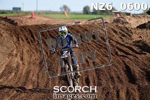 NZ6_0600