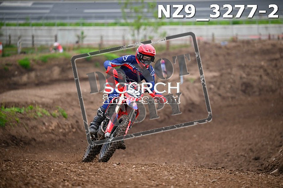 NZ9_3277-2