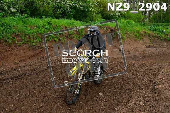 NZ9_2904