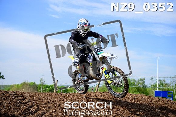 NZ9_0352