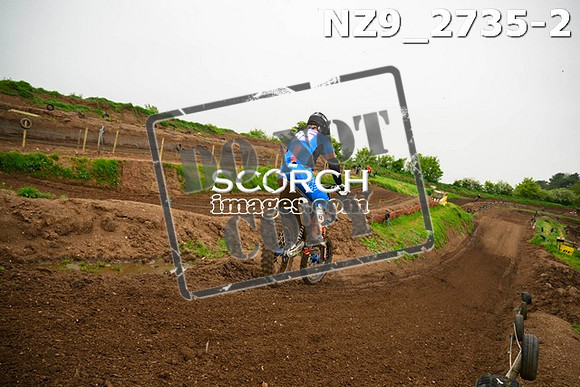 NZ9_2735-2