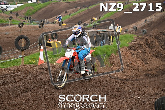 NZ9_2715
