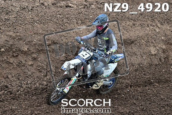 NZ9_4920