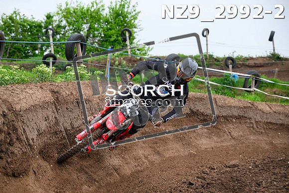 NZ9_2992-2