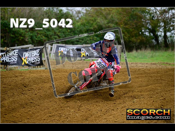 Experts-064