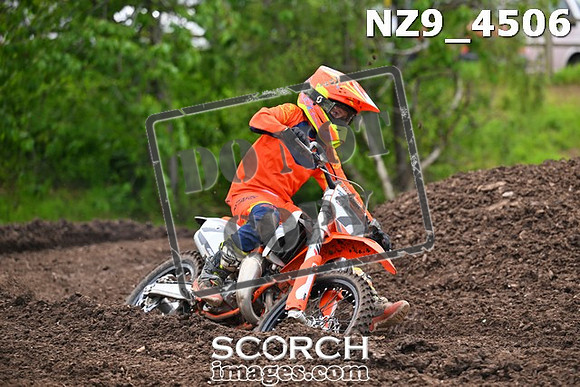 NZ9_4506