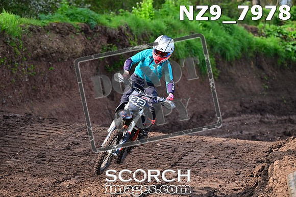 NZ9_7978