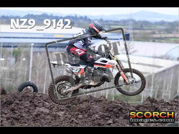 Experts-059