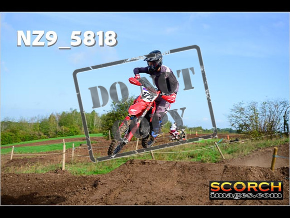 Experts-047