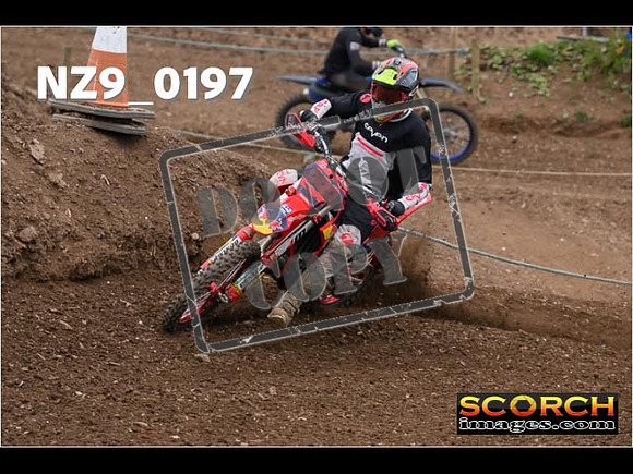 Thur25Apr-304