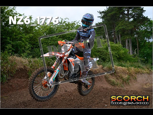 Experts-091