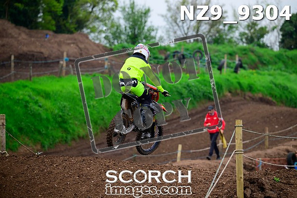 NZ9_9304