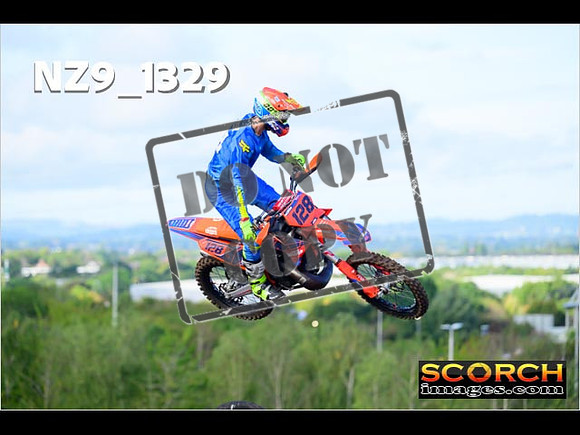 Experts-042