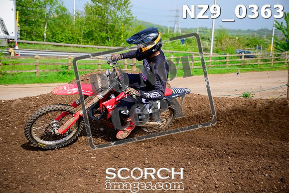 NZ9_0363