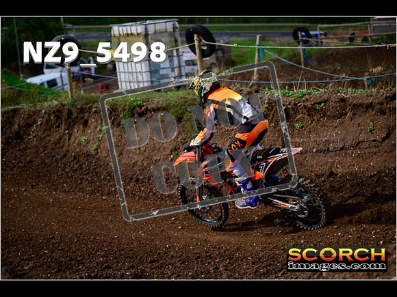 Experts-057