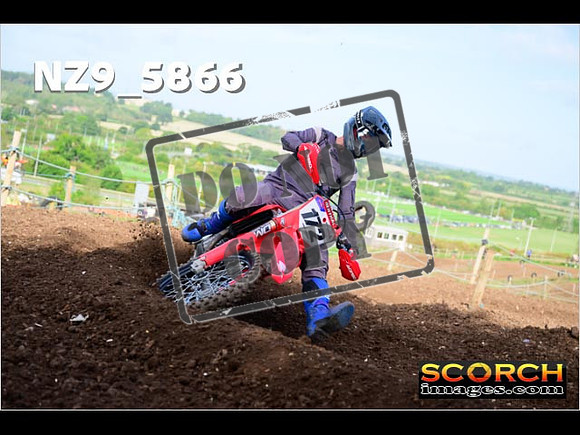 Experts-094