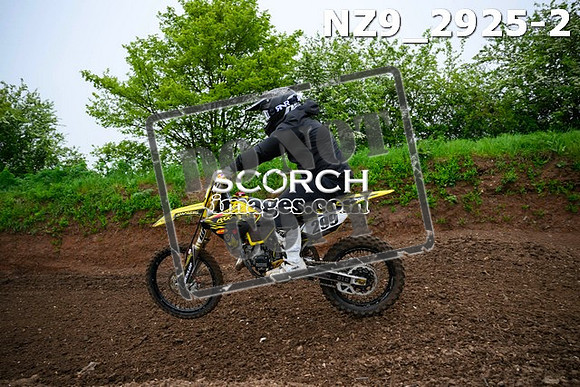 NZ9_2925-2