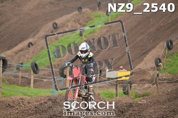 NZ9_2540